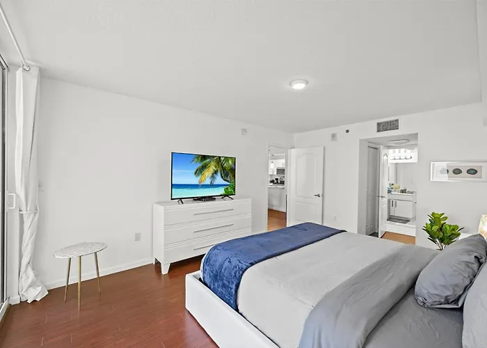 Amazing Condo With Free Parking In Brickell Miami
