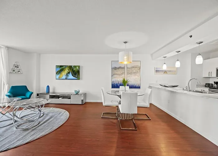 Amazing Condo With Free Parking In Brickell Miami